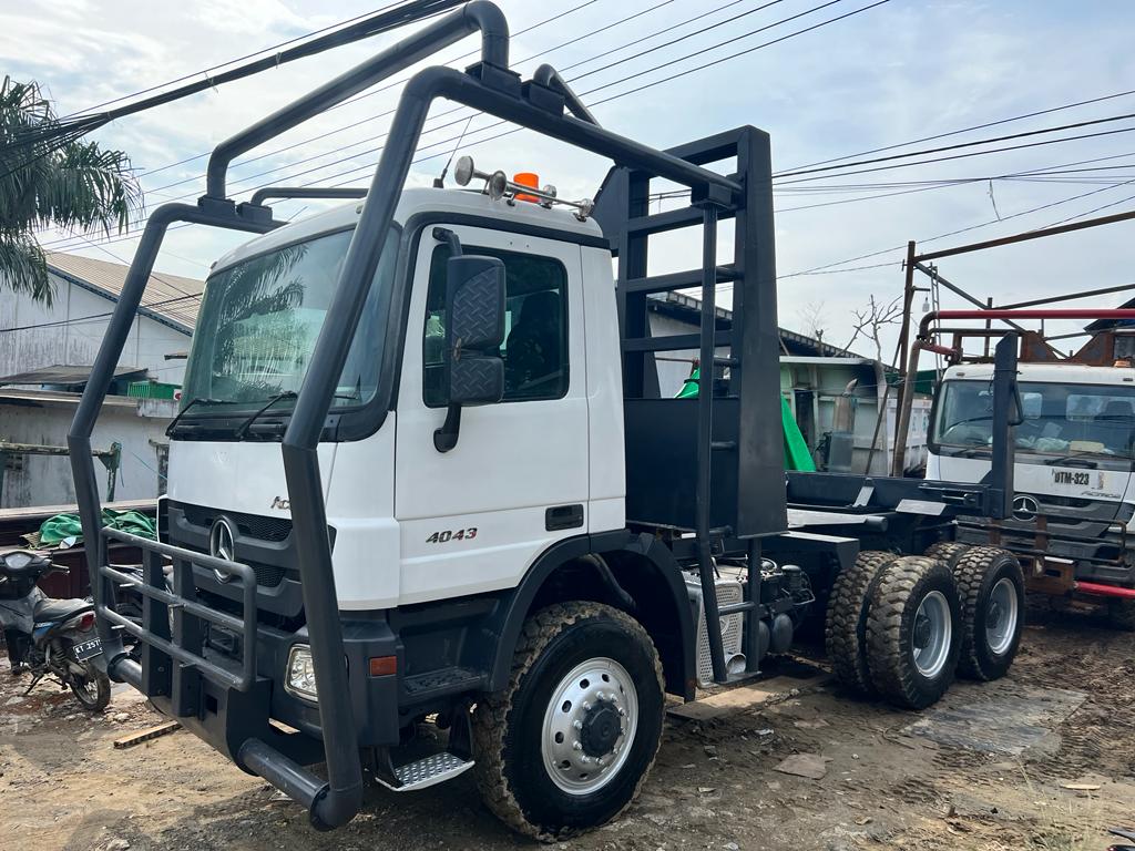 distributor suku cadang truk