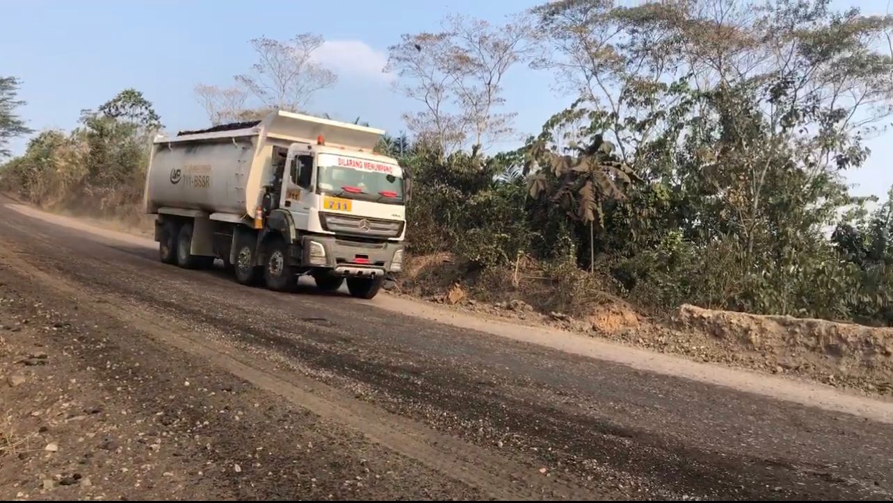 10 Cara Meningkatkan Kinerja dan Masa Pakai: Tips Perawatan Truk untuk Hauling Tambang Batubara