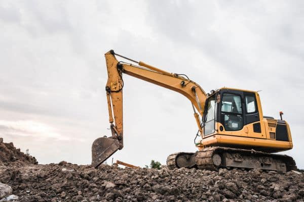 Excavator alat berat tambang