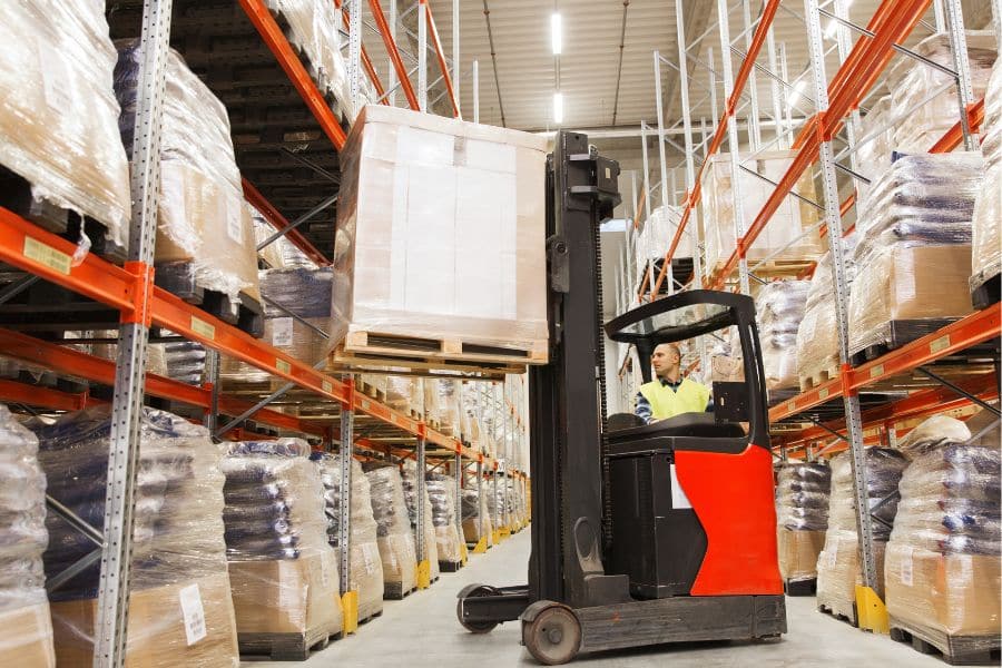 Forklift Manual: Pengertian hingga Cara Menggunakannya