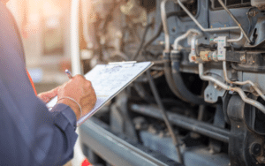 Read more about the article Trik Hemat BBM untuk Truk Logistik