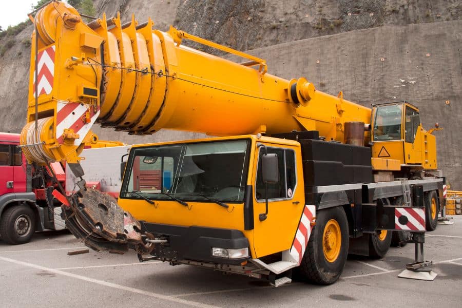 7 Rekomendasi Crane Truck 5 Ton, Terbaik untuk Proyek Anda!