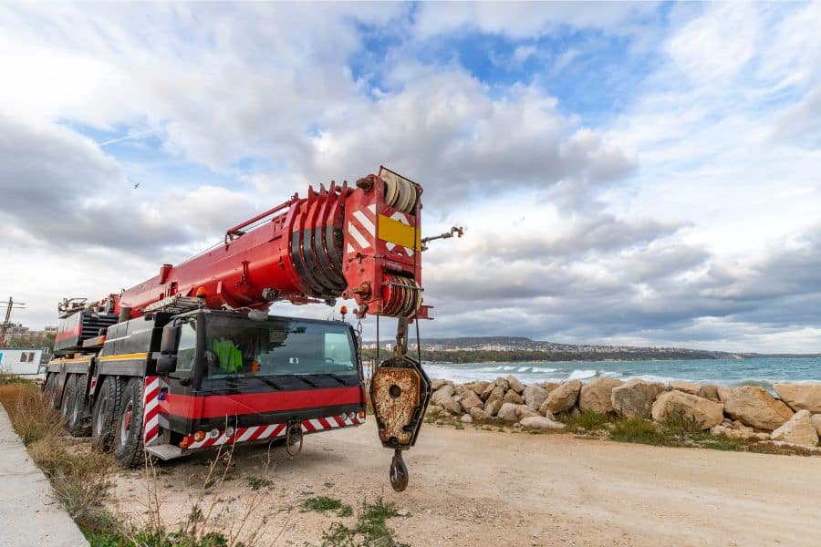 Truck Mounted Crane: Komponen, Keunggulan, dan Jenisnya