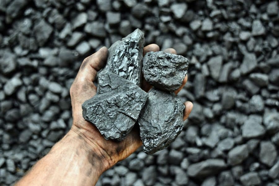 5 Manfaat Energi Tak Terbarukan dan Cara Menghematnya 