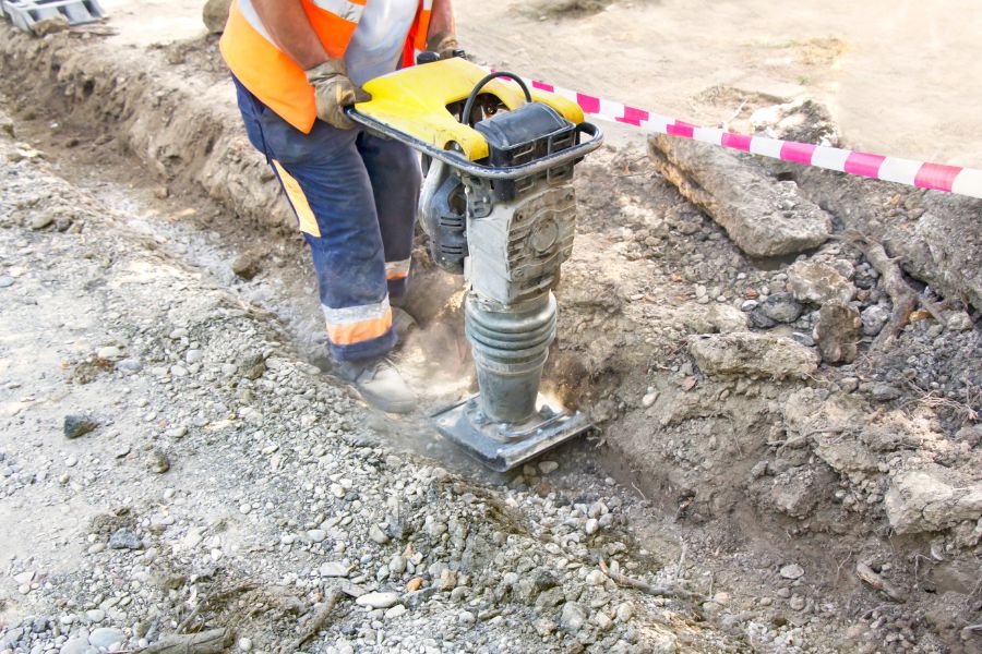 Kenali 9 Jenis Alat Pemadat Tanah dan Fungsinya