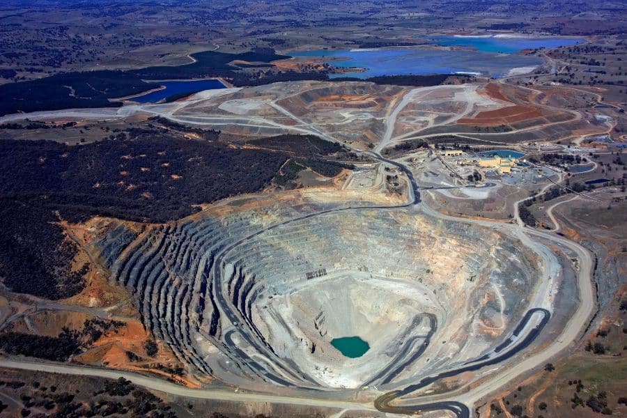 daerah penghasil emas terbesar di indonesia