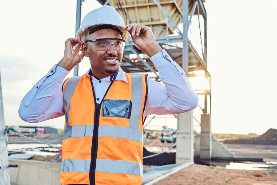 Apa Itu Personal Protective Equipment, Jenis, dan Fungsinya