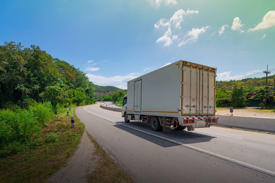 Truk Pendingin: Pengertian, Jenis, dan Tips Perawatannya